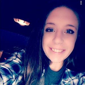 Meet your Posher, Maegan